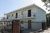 2315 E Spaulding St in Long Beach, CA - Foto de edificio - Building Photo