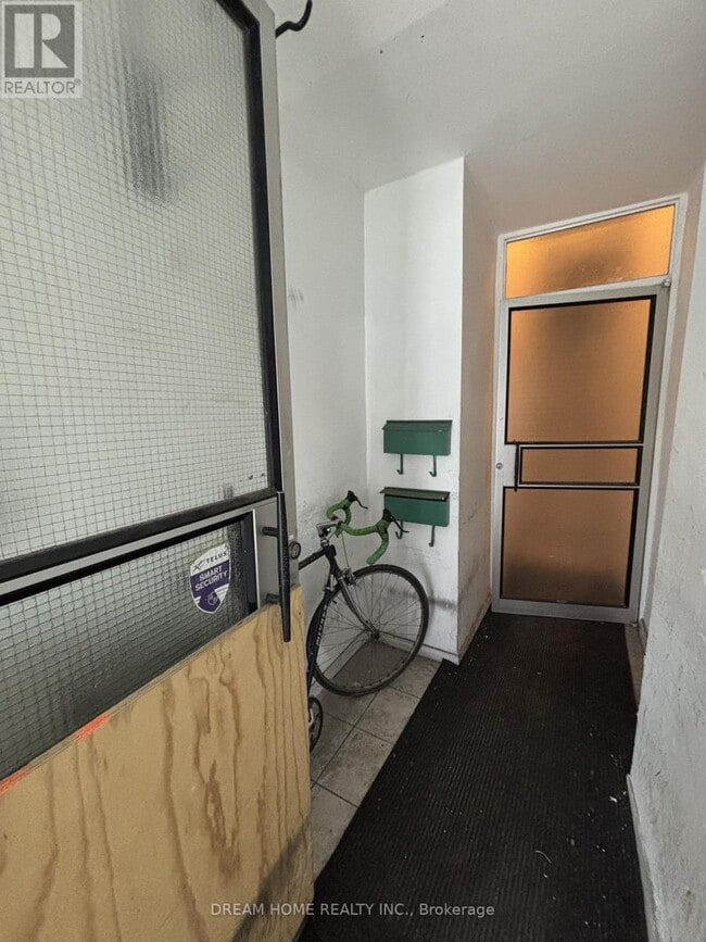 400 Parliament St in Toronto, ON - Building Photo - Building Photo