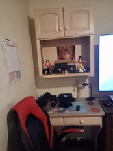 228 Stoney Mountain Rd, Unit A in Hendersonville, NC - Foto de edificio - Building Photo