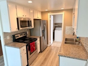 771 Iverson Point Way in Oceanside, CA - Building Photo - Building Photo