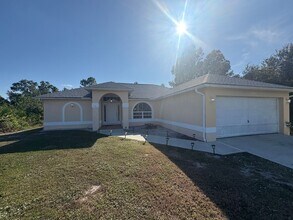 2811 40th St SW in Lehigh Acres, FL - Building Photo - Building Photo