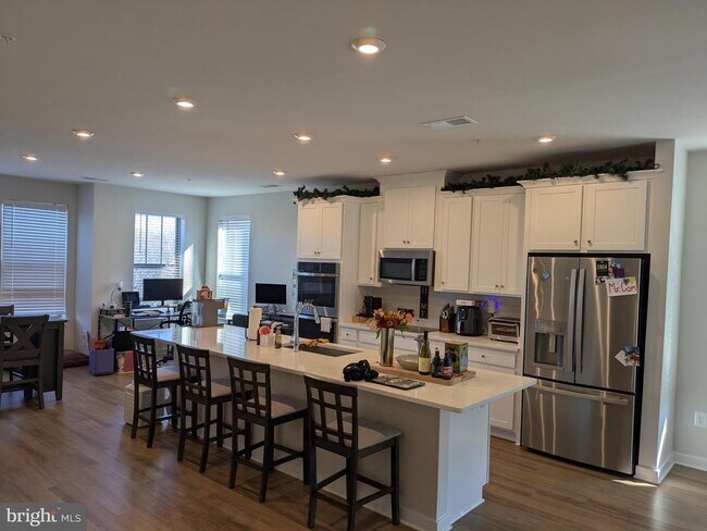 610 Percy Pl in Manassas Park, VA - Building Photo - Building Photo