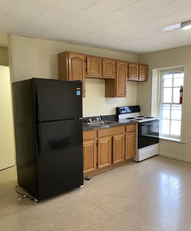 212 E King St in Shippensburg, PA - Building Photo - Building Photo