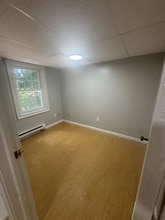 5 Maple St in Stafford, CT - Building Photo - Building Photo