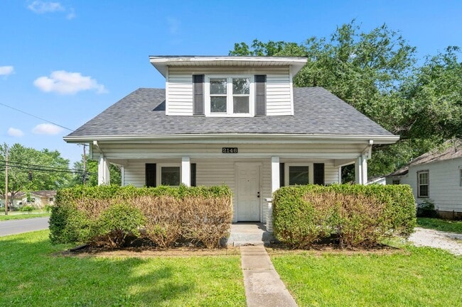 property at 2146 N Roosevelt Ave