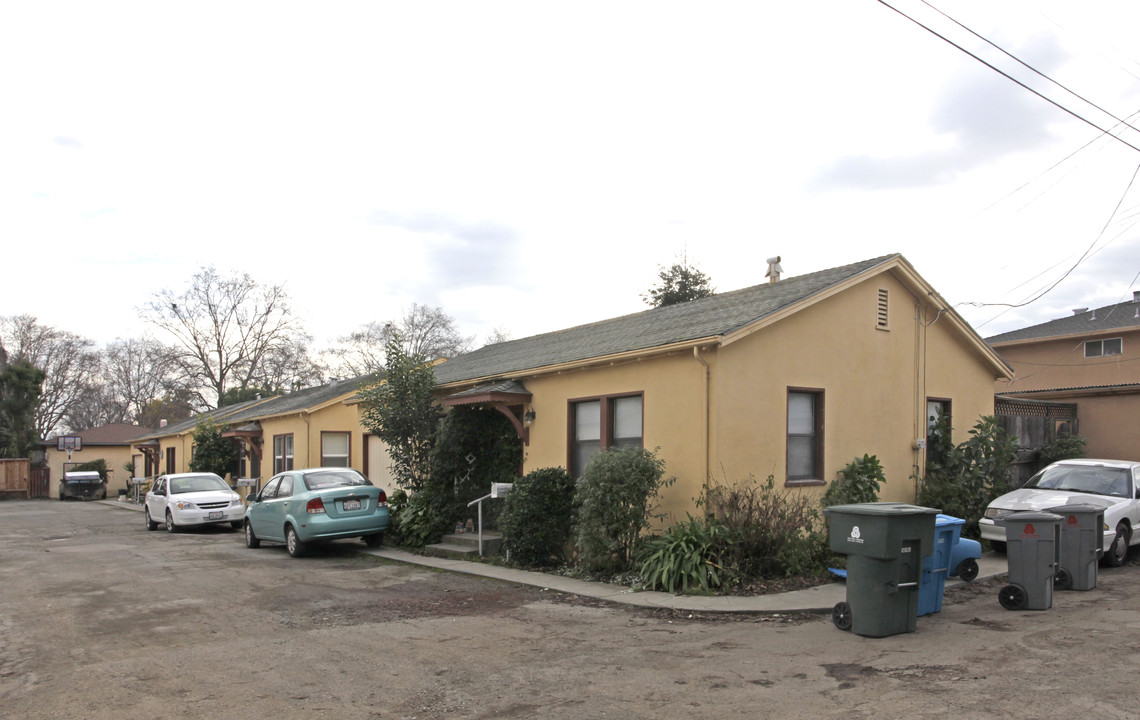 1 Hodel Dr in Hollister, CA - Building Photo