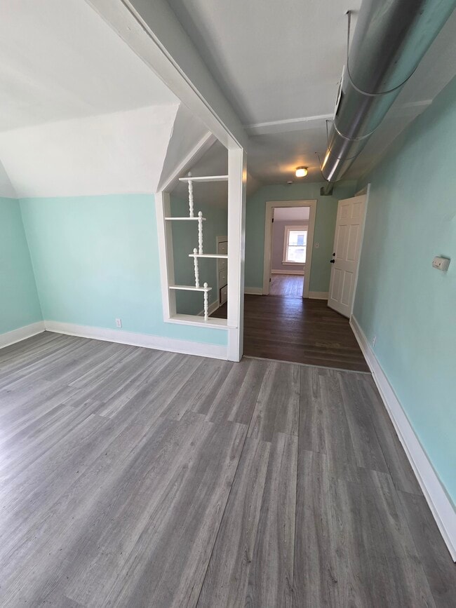 1094 Williams St, Unit 2 in Muskegon, MI - Foto de edificio - Building Photo