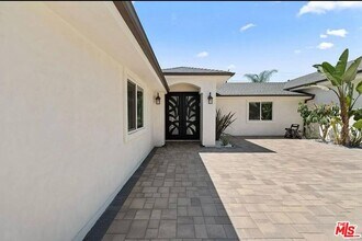 6243 Berquist Ave in Los Angeles, CA - Building Photo - Building Photo