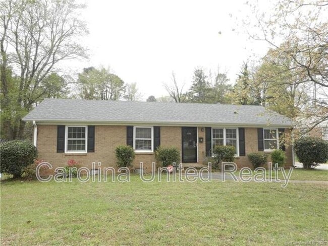5500 Larchmont Ave in Charlotte, NC - Building Photo - Building Photo