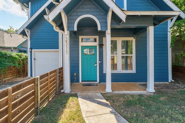2311 Santa Rita St in Austin, TX - Building Photo - Building Photo