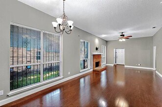 2048 Williams Way Ln in Dallas, TX - Building Photo - Building Photo