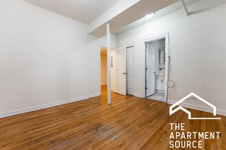 3249 W Evergreen Ave, Unit GDN in Chicago, IL - Foto de edificio - Building Photo