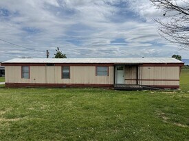 750 Quillen Shell Rd in Greeneville, TN - Building Photo