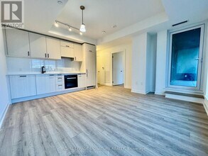 1 Quarrington Lane in North York, ON - Building Photo - Building Photo