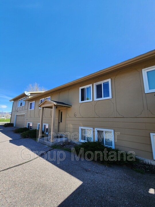 913 Pattee Creek Dr in Missoula, MT - Building Photo