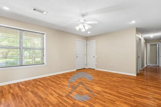 2417 Meadow Dr in Conway, AR - Building Photo - Building Photo