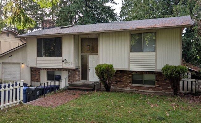 property at 3708 N Shirley St