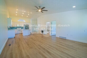 25 Clubhouse Dr in Stansbury Park, UT - Building Photo - Building Photo