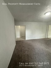 4912 E Washington St in Indianapolis, IN - Foto de edificio - Building Photo