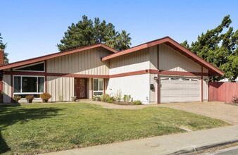 17610 Hada Dr in San Diego, CA - Building Photo - Building Photo