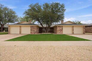7911 Albany Ave in Lubbock, TX - Building Photo
