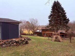 5039 W Clayton Rd in Fitchburg, WI - Building Photo - Building Photo