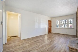 60 Maitland Dr in Alameda, CA - Building Photo - Building Photo