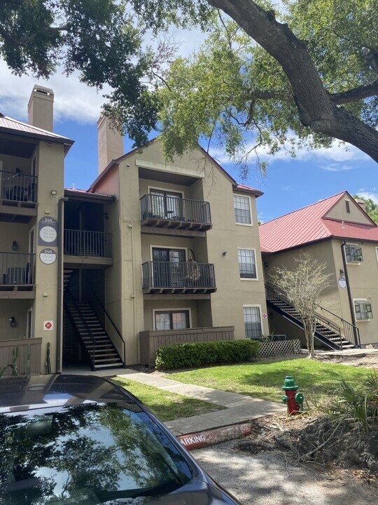 246 Afton Square in Altamonte Springs, FL - Building Photo