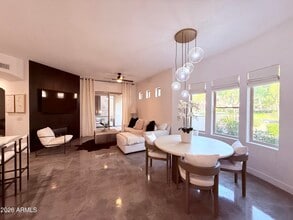 11000 N 77th Pl in Scottsdale, AZ - Building Photo - Building Photo