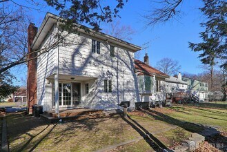240 Twin Oaks Terrace in Westfield, NJ - Building Photo - Building Photo
