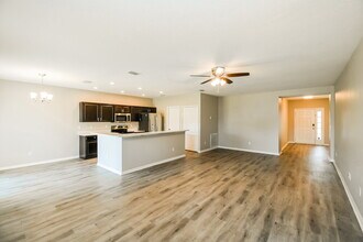 10305 Magnolia Hills Dr in Jacksonville, FL - Building Photo - Building Photo