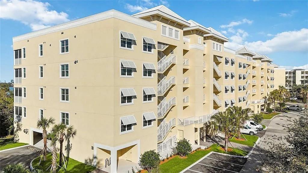 280 Hidden Bay Dr in Osprey, FL - Foto de edificio