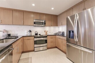 1200 E Peppertree Ln in Sarasota, FL - Building Photo - Building Photo