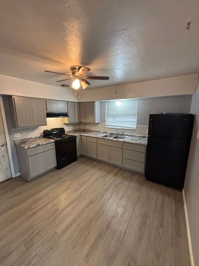 924 Elias Ave in St. Louis, MO - Building Photo - Building Photo