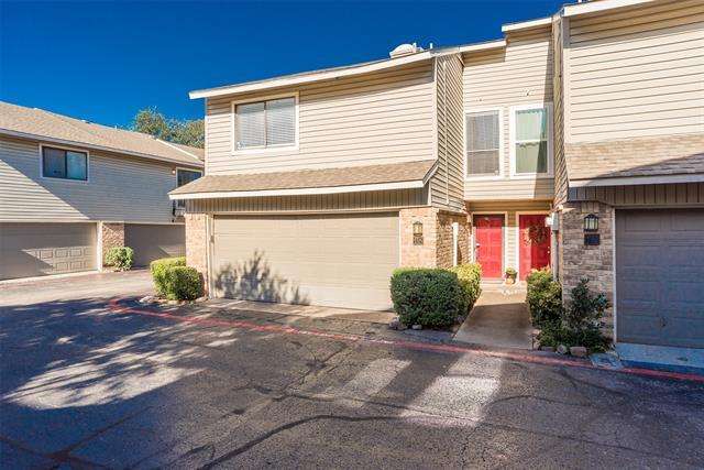 7450 Holly Hill Dr in Dallas, TX - Foto de edificio - Building Photo