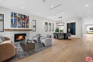 4475 Mammoth Ave in Los Angeles, CA - Building Photo