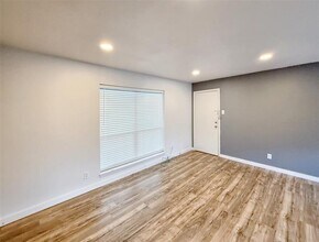 4811 Live Oak St in Dallas, TX - Building Photo - Building Photo