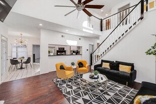 2033 Spring Mills Rd in Mesquite, TX - Building Photo