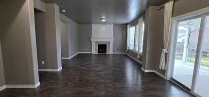 3489 N Cooper Ave in Meridian, ID - Building Photo - Building Photo