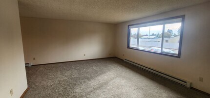 14403 E Mission Ave in Spokane Valley, WA - Building Photo - Building Photo