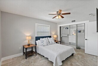 10132 4th St E in Treasure Island, FL - Building Photo - Building Photo