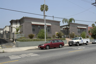 5127-5145 Fountain Ave in Los Angeles, CA - Building Photo - Building Photo