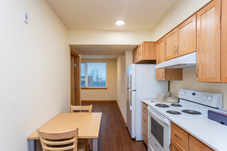 Shiloh Apartments in Tacoma, WA - Building Photo - Interior Photo