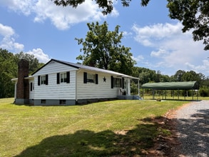 1078 Heirloom Rd in Bedford, VA - Building Photo - Building Photo