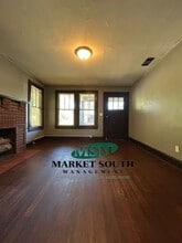 1341 E Waldburg St in Savannah, GA - Building Photo - Building Photo