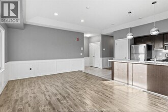 5929 NEWMAN  2 in Windsor, ON - Building Photo - Building Photo