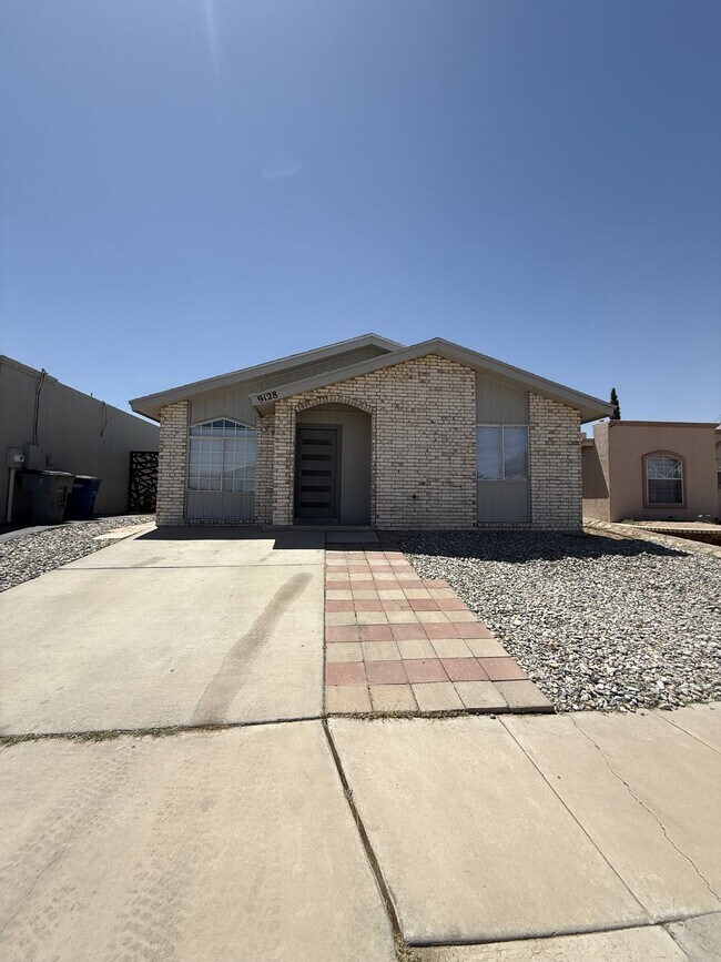 property at 9128 Bur Oak Cir