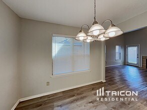 1611 Sunset Village Dr in Duncanville, TX - Building Photo - Building Photo