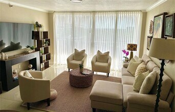 1700 NW N River Dr in Miami, FL - Building Photo - Building Photo