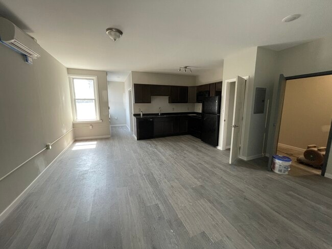 1017 Hamilton St, Fl 1, Unit 302 in Allentown, PA - Foto de edificio - Building Photo